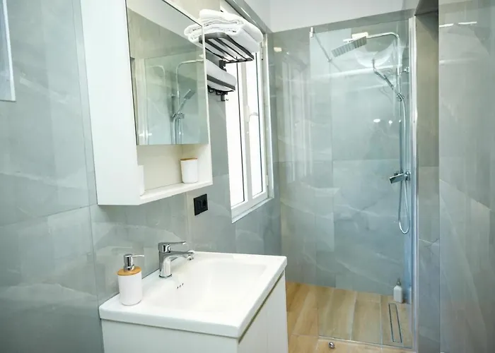 Bougainvilla Тирана