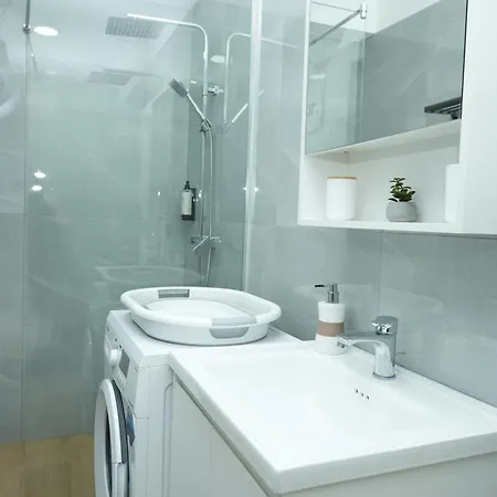 Bougainvilla * טיראנה